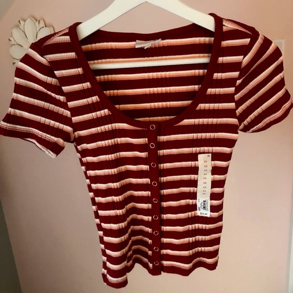 Juniors' SO® Snap Through Ribbed Tee - Picture 1 of 4